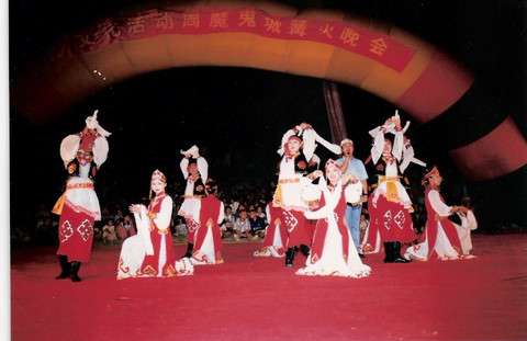 常州添彩演出服出租 本公司常年对外出租各种