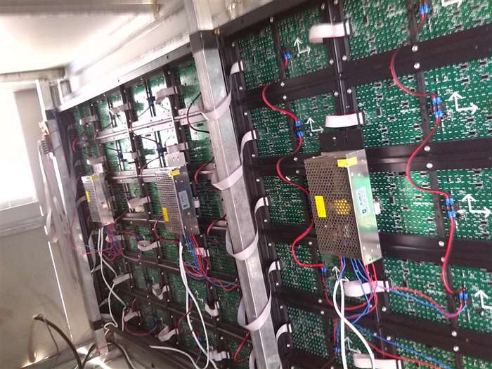 夜风安防科技公司是一家专业供全面的监控、网络、防盗报警系统维护服务公司,使企业(家庭)以较低的成本换来较为稳定的系统性能,以最好的性能价格比保证企业的安防系统的正常使用,解除您的后顾之忧,使企业专注于发展自己的事业,在自己的专业领域不断前进,因为我们只做监控安防 服务项目 一、监控安装工程:数字监控、模拟监控、远程监控、手机远程监控,针对别墅、公司、工厂、商铺、小区都有详细的,不同的监控报警解决方案 二、网络综合布线:工厂、宾馆、校园、学校、大卖场、超市、办公室、商务楼、社区网络综合布线及网络维护等,有专