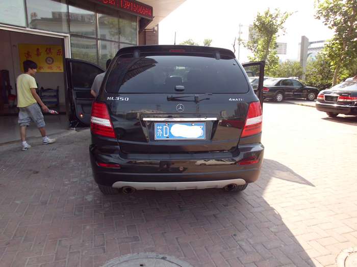 2012年11月黄海旗胜F1防奔驰越野车,三包车,手动挡天窗,高仿奔驰ML350越野车,原车漆,原版车况,原车轮胎,原装日本三菱2.0排量,动力强,省油。四轮碟刹,ABS=EBD气囊。导航,倒车影像,黑色, 搭载进口三菱动力4G69S4M 载客5人 私人一手家用车 纯4s店保养记录 ,方向助力 四门电窗 电镜 ABS防抱死系统 EBD制动力分配系统 双横臂式独立悬架 五连杆螺旋弹簧 非承载式车身悬挂 铝合金轮毂 气囊 多碟CD DVD导航,到车影像,雷达,空调超冻 配置丰富 外形大气高贵 4条轮胎都还很新