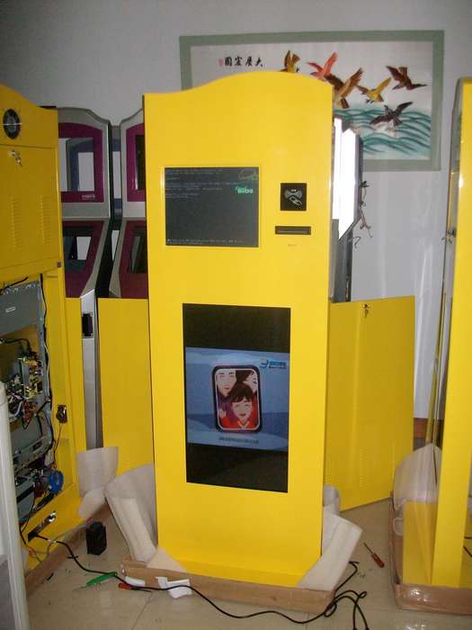 转让一批多媒体终端机及外壳\/内部硬件设施\/触