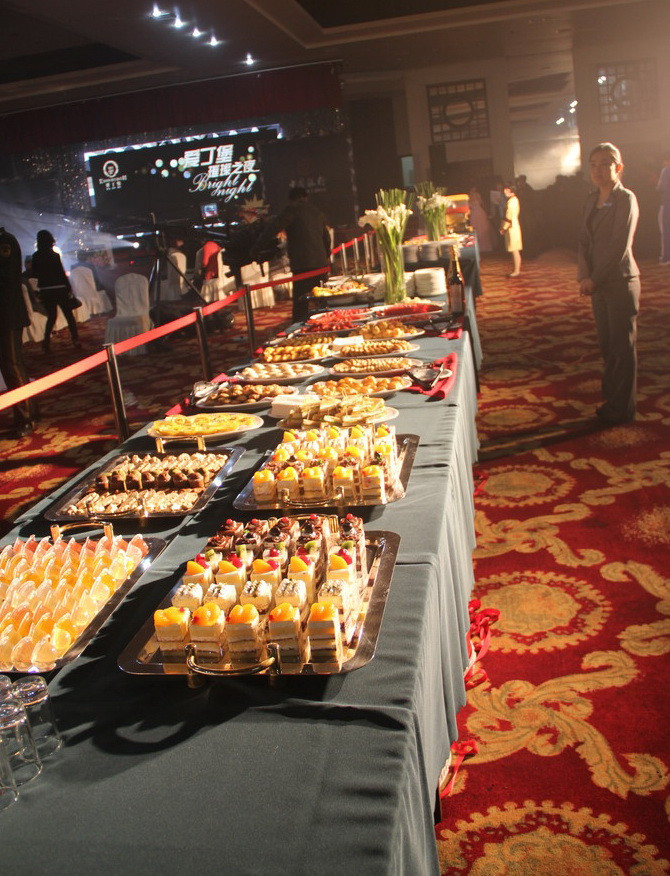 别墅洋房 美酒飘香--和记黄埔 名门爱酒坊 共邀