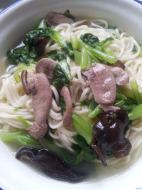 提前的生日餐,一如既往的由老爸大厨掌勺哦!呵