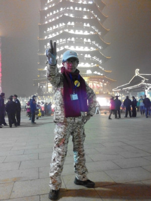 找一个残疾人做女朋友,有没有认识的?帮我个忙