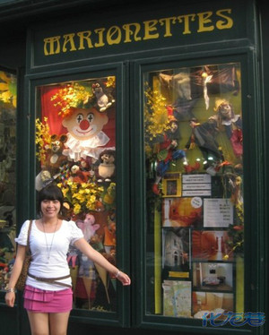  我就站在布拉格黄昏的广场 ,没有白鸽背对着夕