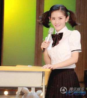 尾学生装造型,别闹了娜姐,赶紧跟张杰回家<em>生孩</em>