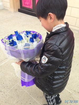 【重发】春暖花开 参加玫瑰义卖活动有感 通