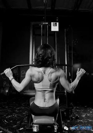 为什么提倡<em>姑娘</em>做健身<em>力量训练</em>_手机化龙巷