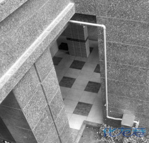 常州阳光龙庭小区多次进贼,业主要求装封闭阳