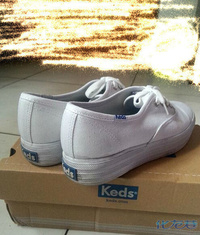 买了一双KEDS,朋友都笑我买白网鞋。只想说