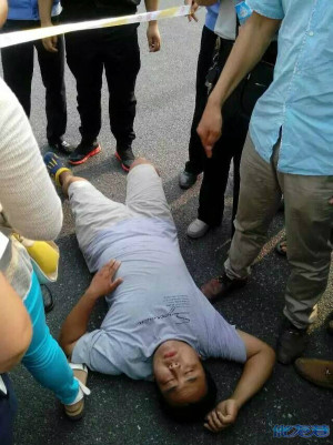 唯品会摊上事了!快递员讨薪欲跳楼,今天昆山1