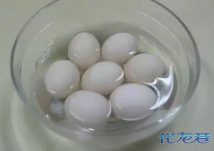 刚煮熟鸡蛋放冷水中会有细菌? 煮鸡蛋时间技巧