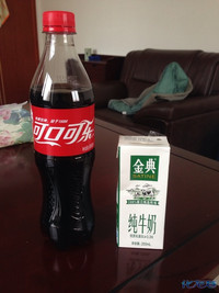 可乐加牛奶会是怎样，来观察之后的变化吧，有兴趣的巷友可尝试一下-化龙巷触屏版