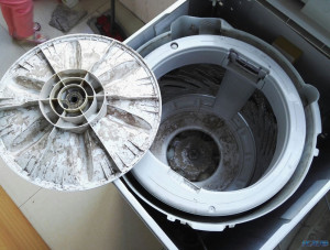 你家的全自动洗衣机有清洗过吗?拆开一看,绝对