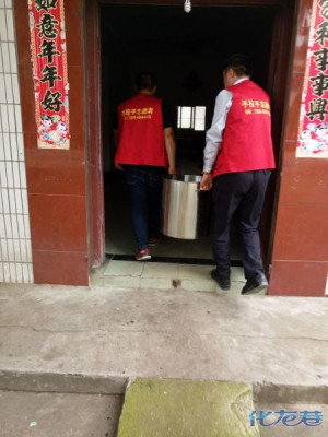 手拉手志愿团队助力龙山印象金坛佛教文化旅