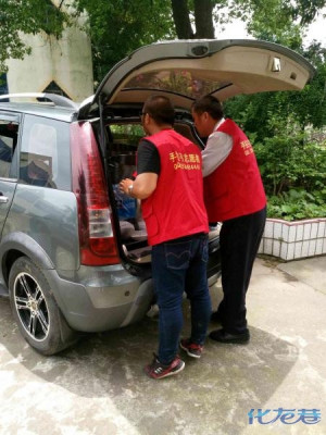 手拉手志愿团队助力龙山印象金坛佛教文化旅