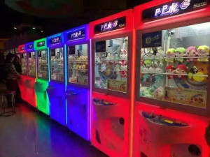 万达广场大玩家超乐场--微信娃娃机承包