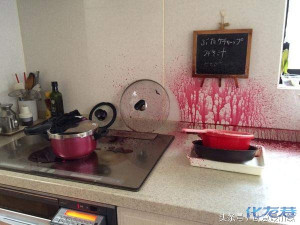 网友老妈用榨汁机打蓝莓汁喝,没想到接下来超