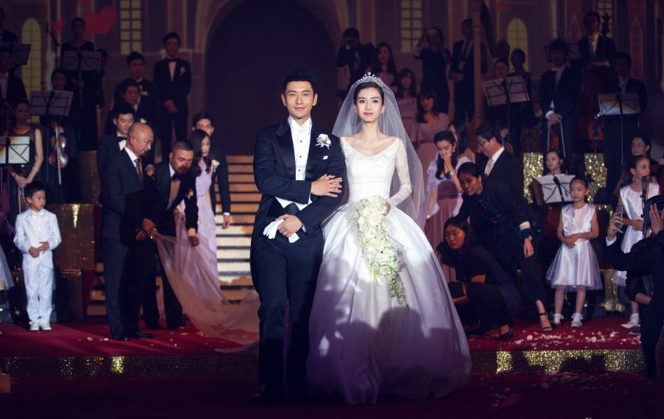 【皇家爱情嫁衣馆】看看明星结婚的时候都在穿