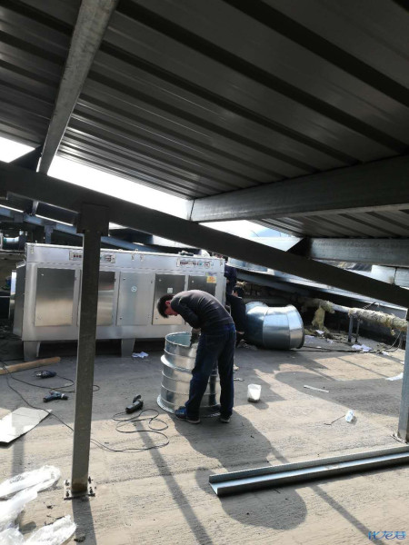 招聘通风管道安装工人