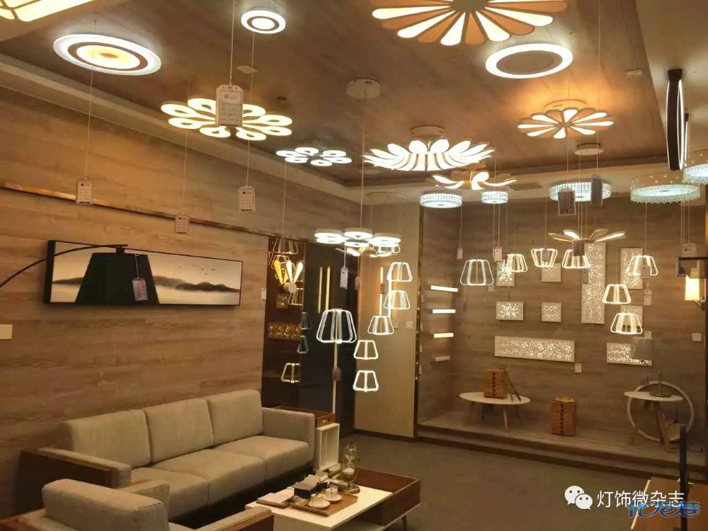 一般注重质量和品味的客户 大多数还是选择实体店 因为,实体店真正拼