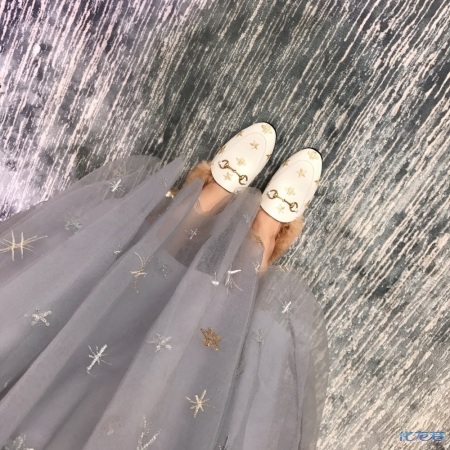 是节就过,啥家庭啊?!家里有矿啊!