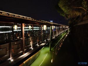 正好路过常州老京杭大运河,晚上的夜景还是挺
