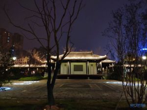 正好路过常州老京杭大运河,晚上的夜景还是挺