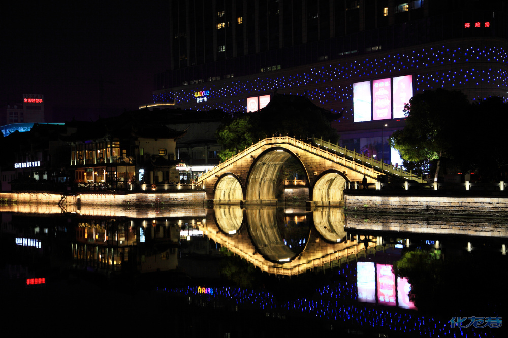 这里是常州市中心夜景最美的地方了吧!怀德桥下的篦箕