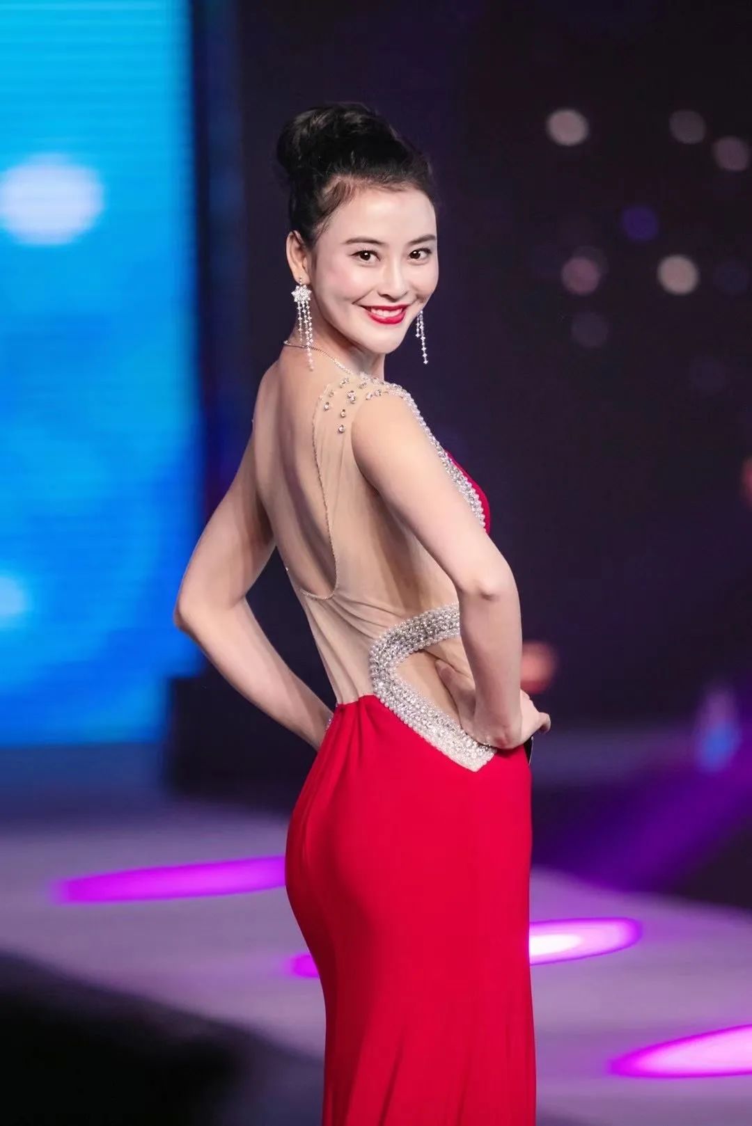 2020亚洲小姐全球冠军-9号吴丹