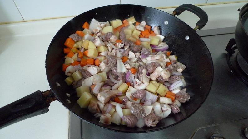 懒人咖喱主义,周末儿子回家,几天没吃上肉--主