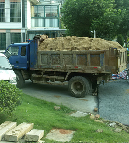 Re:溧阳市景鸿花园个别业主占用小区公共资源
