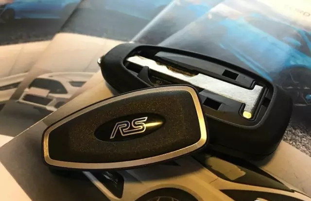 神车落地,一起看看国内首提福克斯RS,可以合法