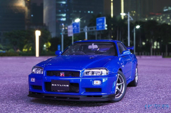 日产gtr r34 v-spec ii,这个据说是绝版货啊,拍的像玩具车啊!不错