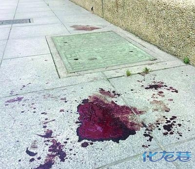 昨天中午11点多,在南京市秦淮区香格里拉花园小区发生一起流血伤人