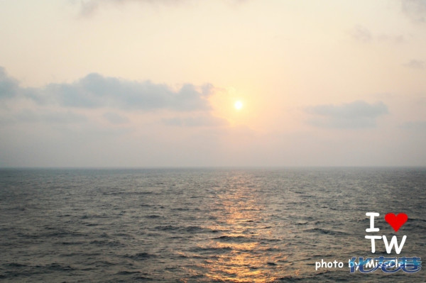 坐着邮轮去台湾,六月海娜号跟团游,穿越海峡,基