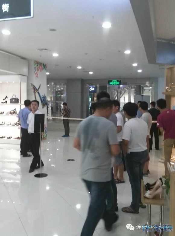 刚刚在连云港文峰商场,发生恶性杀人事件!其中