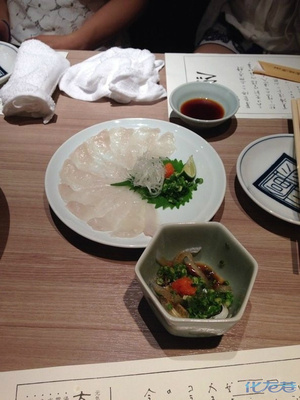 最近在大阪吃得一顿河豚饭:在日本吃饭整个过