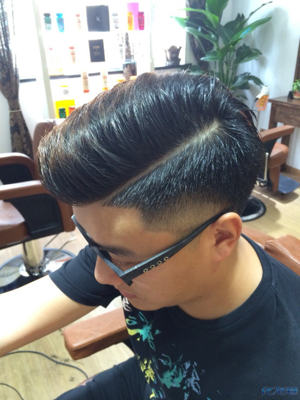 <em>潮男发型</em>_<em>背头潮男发型</em>_<em>大背头潮男发型</em> | kry