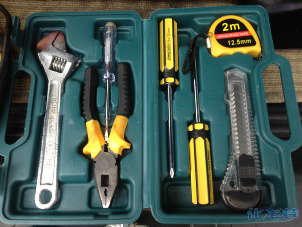 【车友调查】开车遇上突发事件的自救工具,你