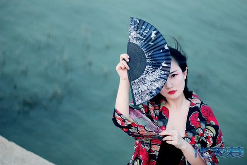 如何拍好照片是个心机活啊,<em>萌妹子</em>教用姿势动