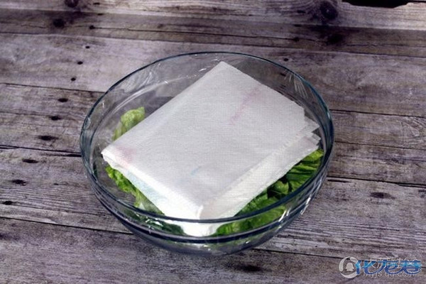 教你12个蔬果保鲜小技巧,香蕉可以多放5天。 