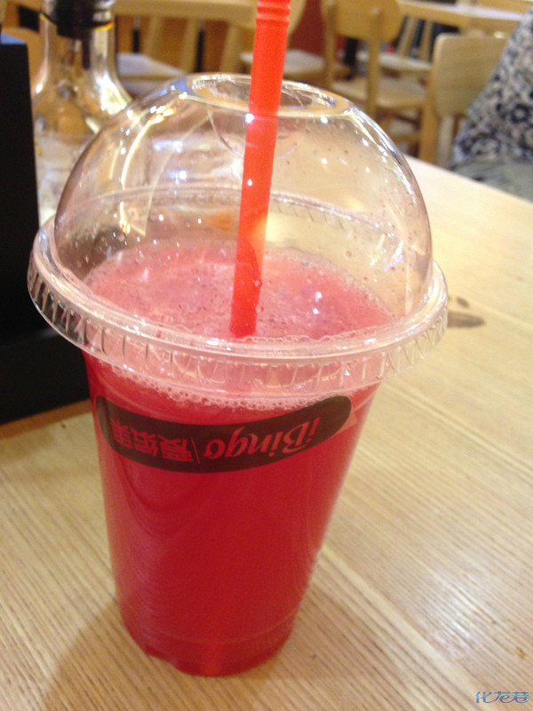 吾悦广场三周年,果断买了三块钱的电影票和饮