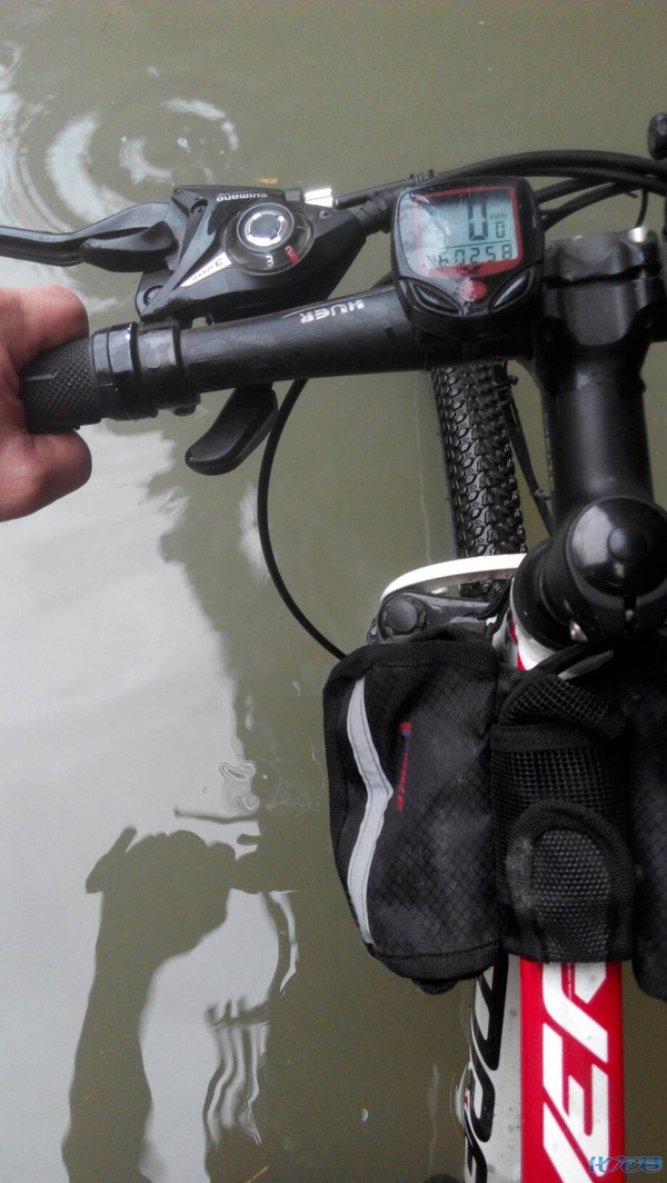 这天,不冷不热的,早点起来锻炼身体,伙伴们来吧