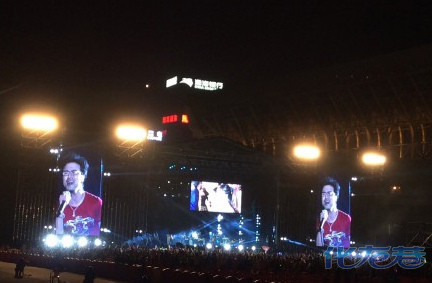 海量图片陆续更新中:汪峰常州演唱会现场直击