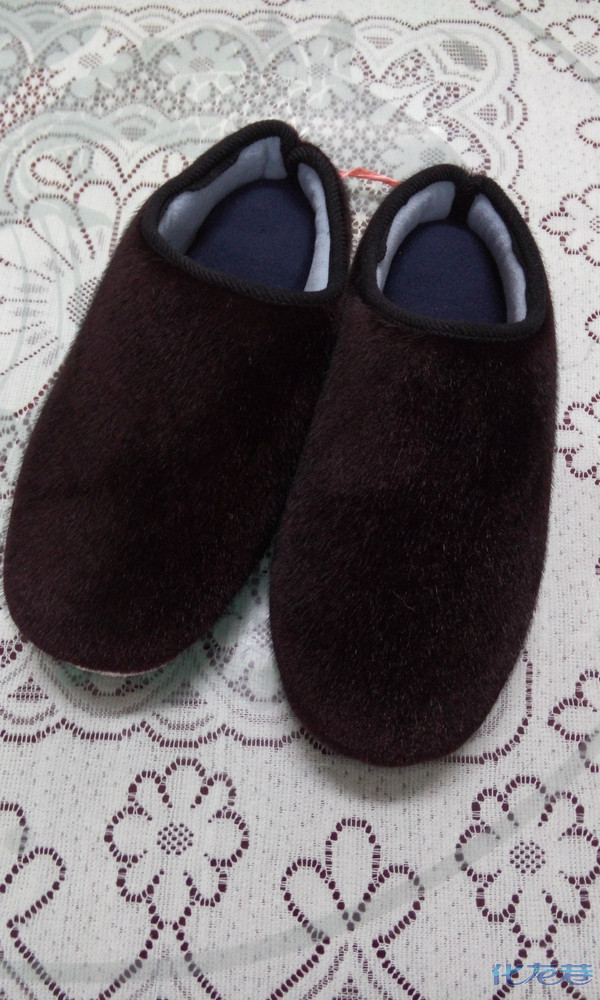 现在还有谁会做棉鞋,这么漂亮的棉鞋谁会做,人