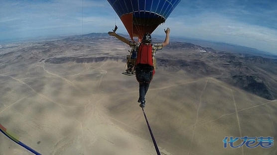 点全球玩命达人作死式冒险(图)想想都疼死人! 