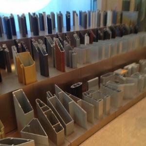 我的<em>头发</em>啊,一<em>摸</em>就掉,早上梳头<em>一直</em>掉,该怎么办