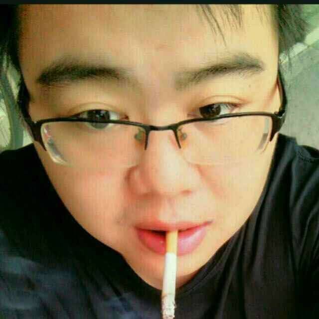 不过是让别的女生坐在副驾驶座,女朋友就要和时装女生头像图片