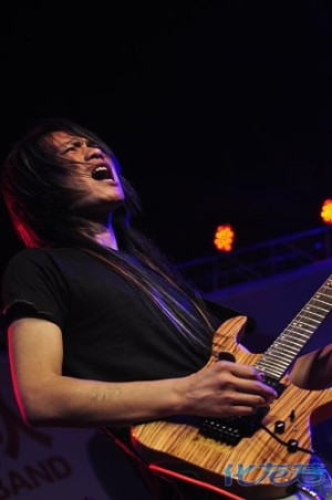 院街935乐队612011唤醒梦想音乐季首站巡演落幕