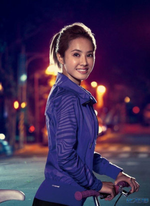 "淋淋公主"也有马甲线,运动写真大显性感身材.展现个人优异线条!